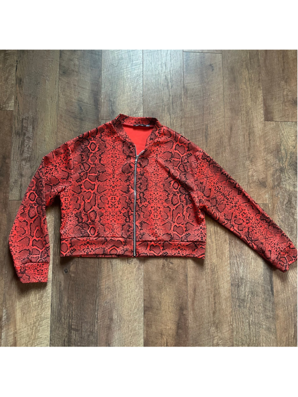 Women's Boohoo Red and Black Snake Print Bomber Jacket Size 10 - Picture 3 of 12